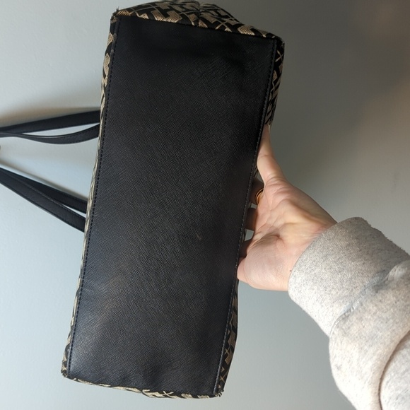 Tommy Hilfiger Black and Cream Tote with Geometric Pattern and Sturdy Ha… - Picture 5 of 9